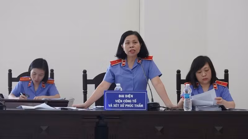 Đại diện Viện Kiểm sát luận tội.