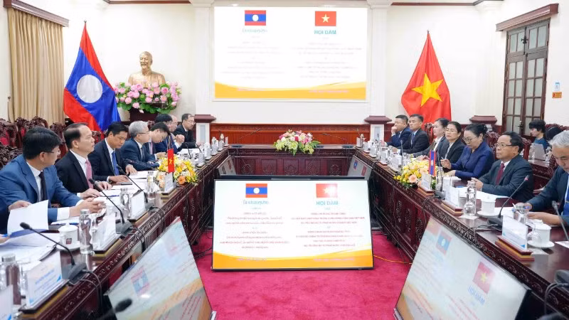 Quang cảnh buổi tọa đàm.