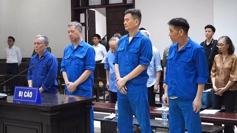 Các bị cáo tại phiên phúc thẩm.