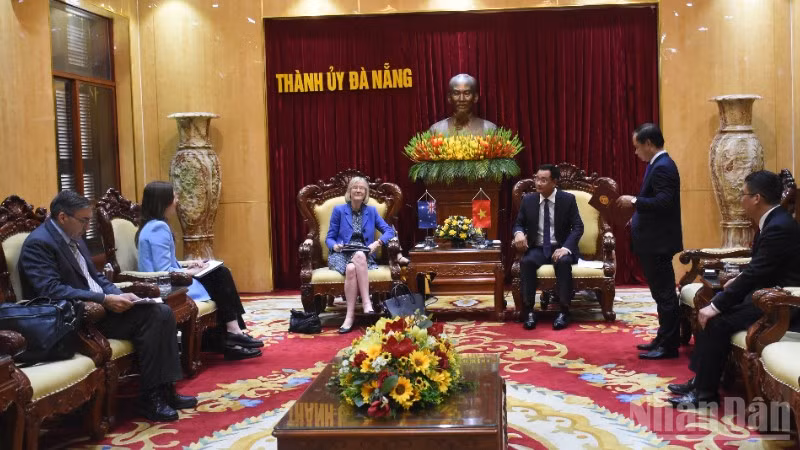 Quang cảnh buổi tiếp. (Ảnh: ANH ĐÀO)