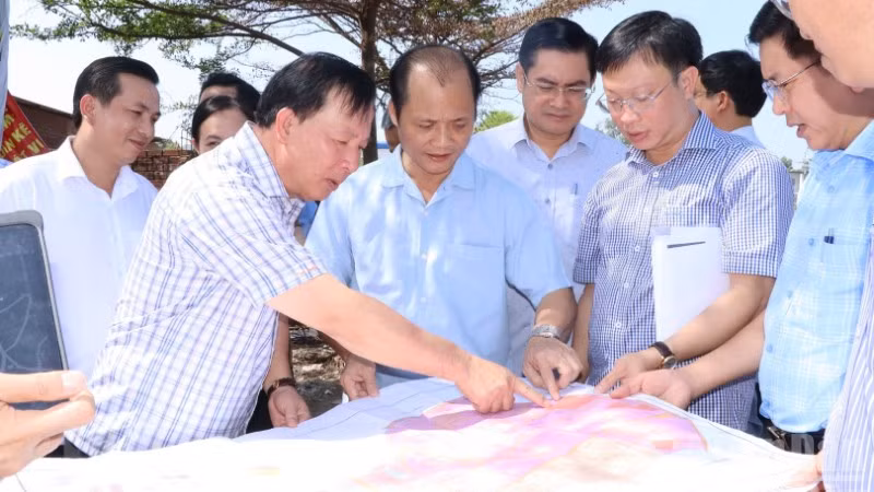 Lãnh đạo thành phố Đồng Nai khảo sát để quy hoạch lại, tạo không gian phát triển cho phường Trảng Dài.