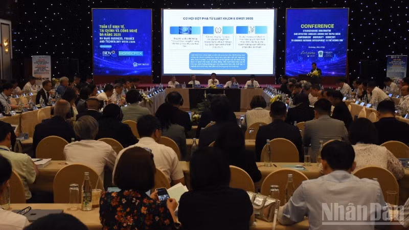 Quang cảnh hội thảo. (Ảnh: ANH ĐÀO)