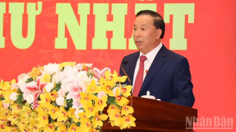Chủ tịch Ủy ban nhân dân tỉnh Đồng Nai Nguyễn Văn Út phát biểu nhận nhiệm vụ.