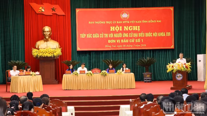 Ông Lê Minh Trí, Ủy viên Bộ Chính trị, Bí thư Trung ương Đảng, Trưởng Ban Nội chính Trung ương trình bày chương trình hành động tại Hội nghị.