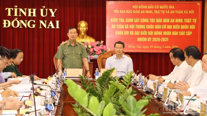 Thượng tướng Lê Tấn Tới phát biểu chỉ đạo tại buổi kiểm tra với Ủy ban Bầu cử tỉnh Đồng Nai.