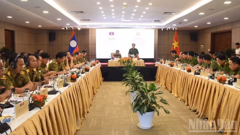 Thứ trưởng Công an Việt Nam Nguyễn Văn Long phát biểu tại hội nghị. (Ảnh: ANH ĐÀO)