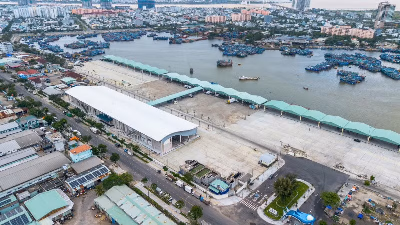 Toàn cảnh dự án nâng cấp, mở rộng cảng cá Thọ Quang nhìn từ trên cao.