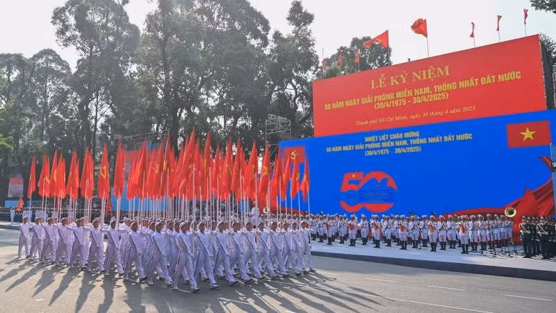 Lễ diễu binh, diễu hành kỷ niệm 50 năm Giải phóng miền nam, thống nhất đất nước.