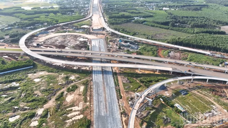 ndo_br_dji-20250818173813-0419-d-resize-9.jpg