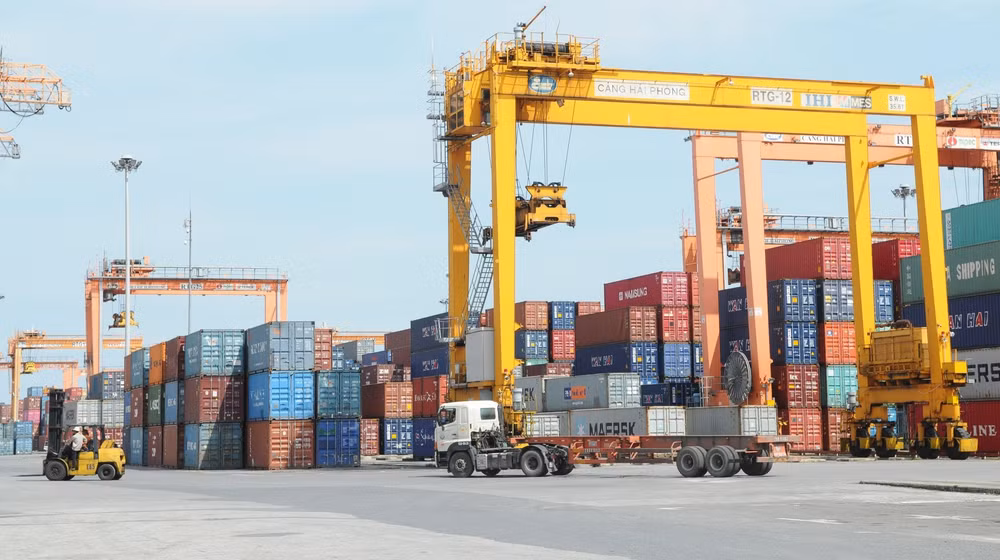 Việc xây dựng các trung tâm logistics hiện đại, xanh và thông minh đang mở ra dư địa mới để Việt Nam tham gia sâu hơn vào chuỗi cung ứng khu vực và toàn cầu.