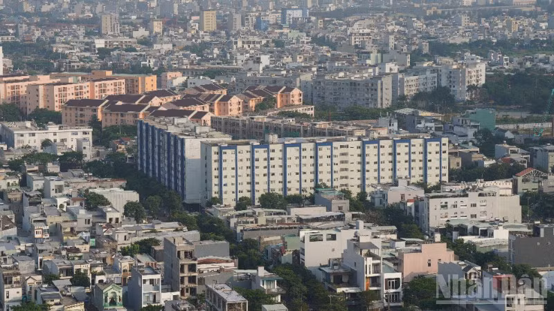 Năm 2026, Đà Nẵng đặt mục tiêu mở bán 6.000-7.000 căn hộ nhà ở xã hội. Trong ảnh là khu vực quy hoạch xây dựng các khu chung cư tại phường Sơn Trà, thành phố Đà Nẵng nhìn từ trên cao. (Ảnh: ANH ĐÀO)