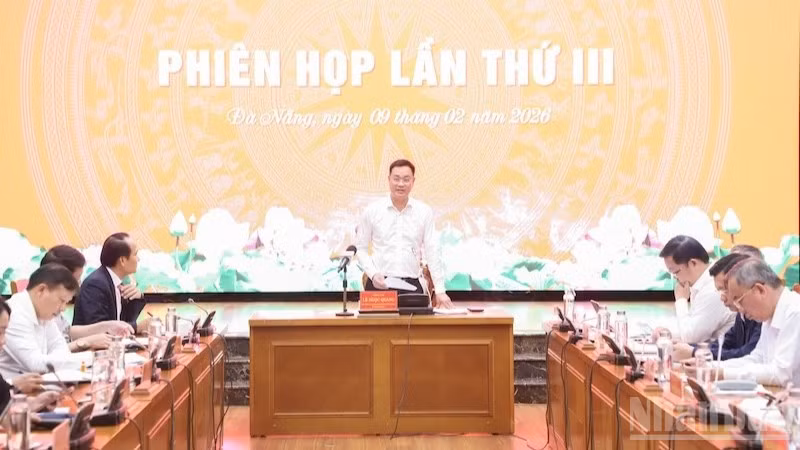 Toàn cảnh phiên họp.