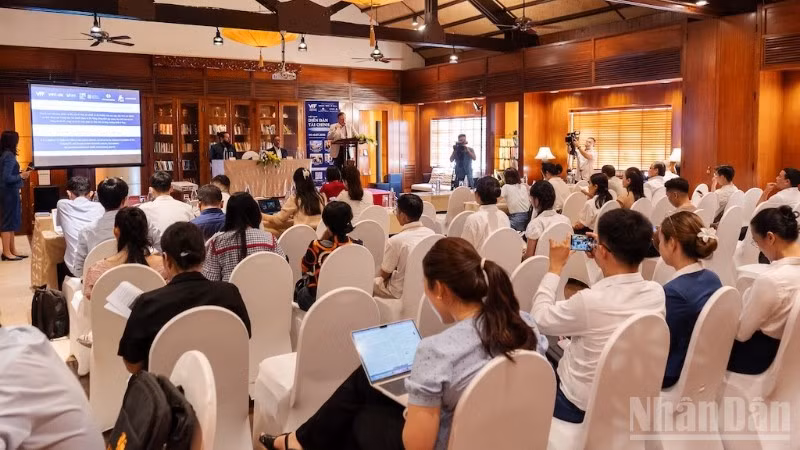 Quang cảnh họp báo. (Ảnh: ANH ĐÀO)