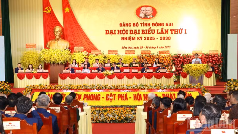 Quang cảnh phiên khai mạc Đại hội đại biểu Đảng bộ tỉnh Đồng Nai lần thứ I, nhiệm kỳ 2025-2030.