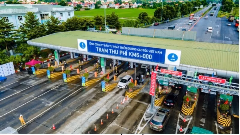 Ngày 1/8/2022 trở thành dấu mốc quan trọng khi toàn bộ các tuyến cao tốc trên cả nước chính thức chuyển sang thu phí tự động hoàn toàn.