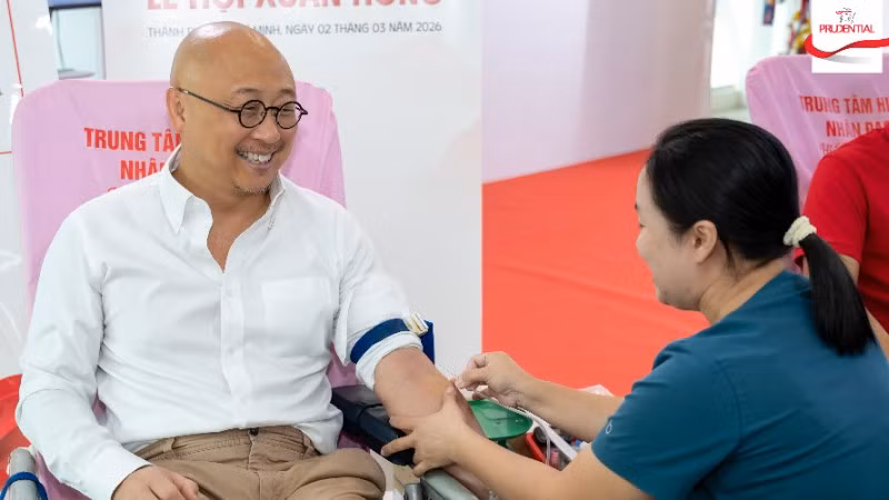 Tổng Giám đốc Prudential Việt Nam tham gia hiến máu tại sự kiện