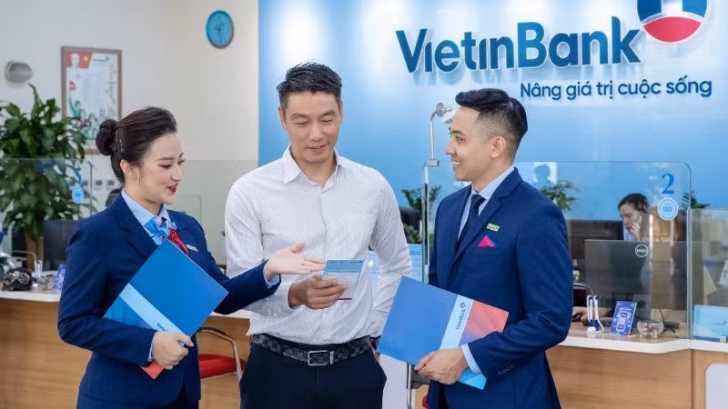 VietinBank 15 năm liên tiếp ghi danh trong Forbes Global 2000.