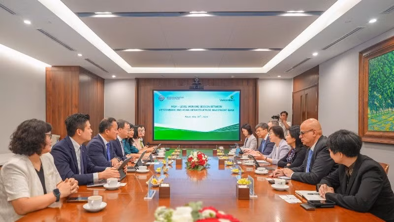 Cuộc trao đổi, làm việc cấp cao giữa lãnh đạo Vietcombank và AIIB.