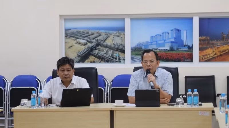 Giám đốc Nhà máy Nhiệt điện Vĩnh Tân 4 Vũ Thanh Hải phát biểu chỉ đạo tại hội nghị.