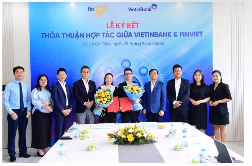 Lễ ký kết thỏa thuận hợp tác giữa VietinBank và FinViet.