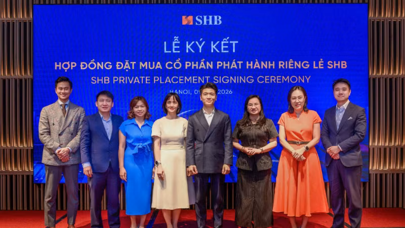 Lễ ký kết hợp đồng đặt mua cổ phần phát hành riêng lẻ SHB.