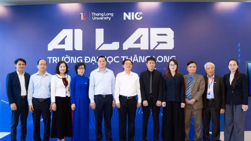 Phó Thủ tướng Hồ Quốc Dũng dự Lễ khai trương AI Lab của Trường đại học Thăng Long