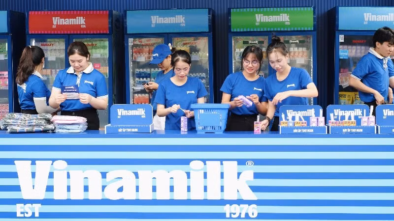 Không gian trải nghiệm với nhiều sản phẩm dinh dưỡng đa dạng của Vinamilk sẵn sàng chào đón các bé cùng các bậc phụ huynh tại Ngày hội “Phú Mỹ Hưng hướng về trẻ em”. (Ảnh: VI NAM)