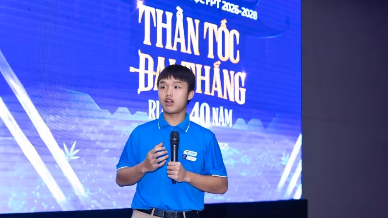 Võ Bá Thông, học sinh Trường Hy Vọng tham gia câu lạc bộ robotics và nuôi ước mơ trở thành kỹ sư.