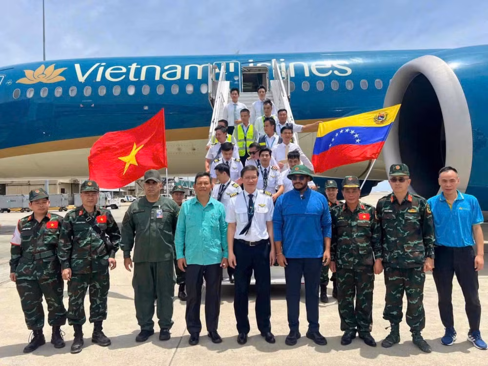 Đoàn cứu hộ, cứu nạn Việt Nam tham gia khắc phục hậu quả động đất tại Venezuela (Ảnh Đại sứ quán Việt Nam tại Venezuela).