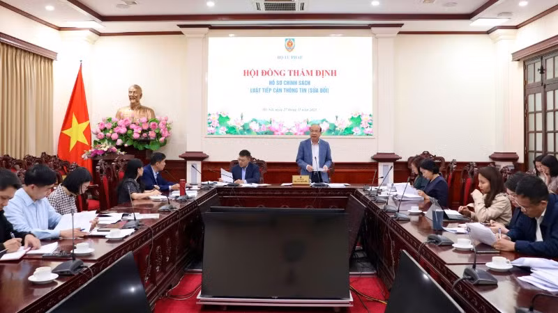 Toàn cảnh phiên họp thẩm định.