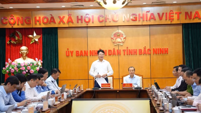 Quang cảnh buổi làm việc của Đoàn giám sát tại tỉnh Bắc Ninh.