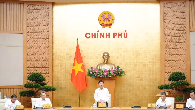Phó Thủ tướng Lê Thành Long chủ trì phiên họp.