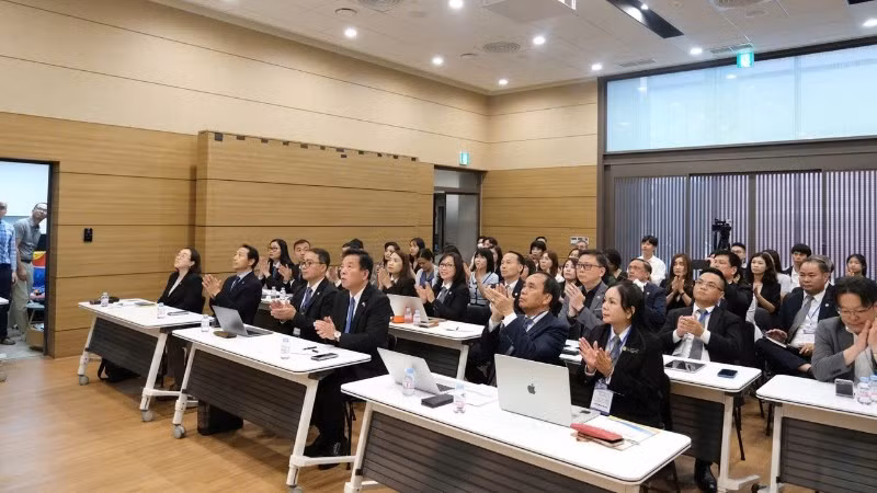 Đoàn luật sư thành phố Hà Nội ký kết nhiều chương trình hợp tác trợ giúp cho kiều bào, tăng cường quan hệ pháp lý với hội luật nhiều nước. 