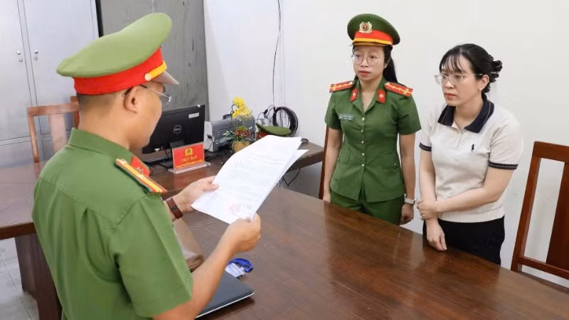 Võ Thị Ngọc Lan tại cơ quan điều tra. (Ảnh: Công an cung cấp)