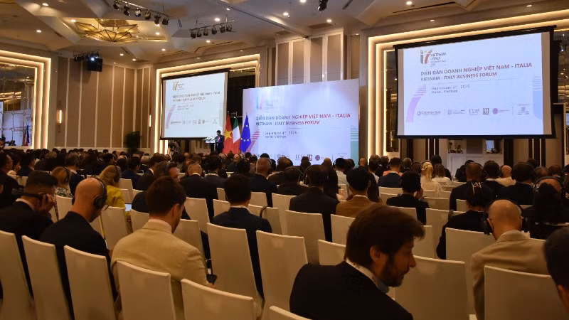 Diễn đàn thu hút hơn 200 doanh nghiệp Việt Nam và gần 100 doanh nghiệp Italia.
