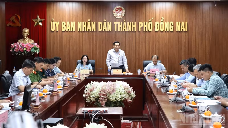 Quang cảnh buổi làm việc tại Ủy ban nhân dân thành phố Đồng Nai.