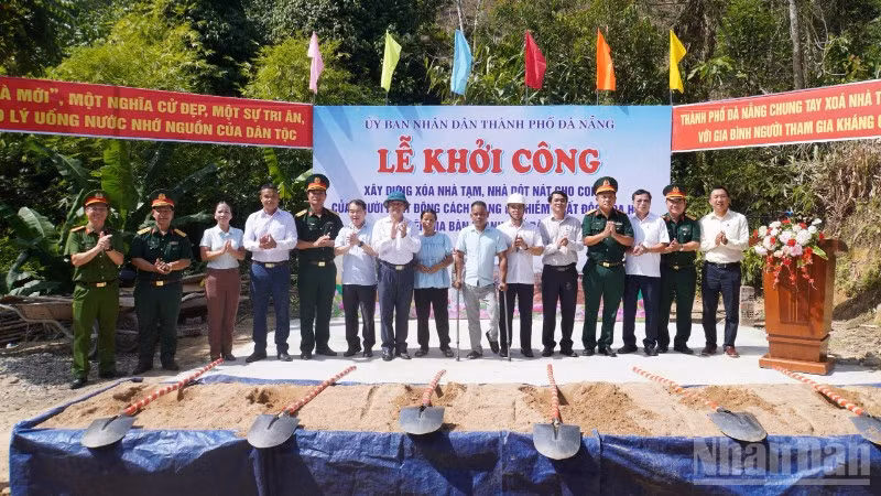 Đà Nẵng khởi công xóa nhà tạm, nhà dột nát cho gia đình ông A Lăng Ke.