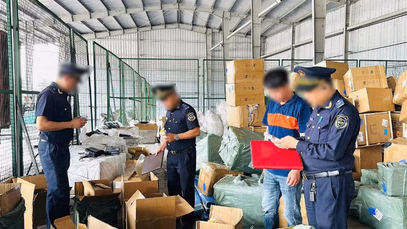 Lực lượng hải quan triển khai đợt cao điểm kiểm soát, đấu tranh chống buôn lậu, hàng giả và hàng xâm phạm quyền sở hữu trí tuệ.