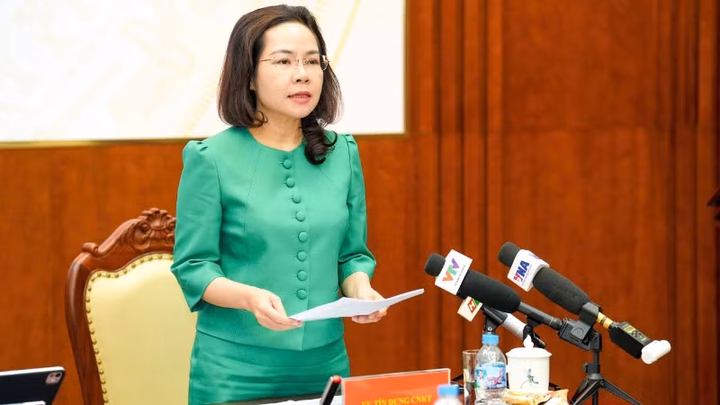 Bà Hà Thu Giang - Vụ trưởng Vụ Tín dụng các ngành kinh tế tại buổi Họp báo thông tin kết quả hoạt động ngân hàng quý I/2026.