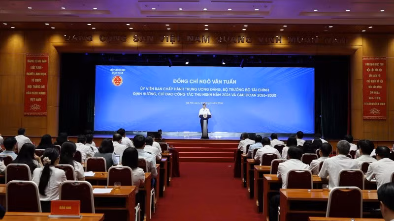 Toàn cảnh buổi làm việc của Bộ trưởng Tài chính Ngô Văn Tuấn với Cục Thuế. 
