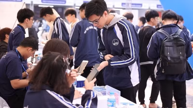 Chính sách tín dụng học sinh, sinh viên được đề xuất sửa đổi theo hướng mở rộng đối tượng và nâng mức hỗ trợ. (Ảnh: Báo Nhân Dân)