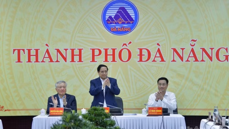 Thủ tướng Chính phủ Phạm Minh Chính chủ trì buổi làm việc với Ban Thường vụ Thành ủy Đà Nẵng. (Ảnh: Thanh Giang)
