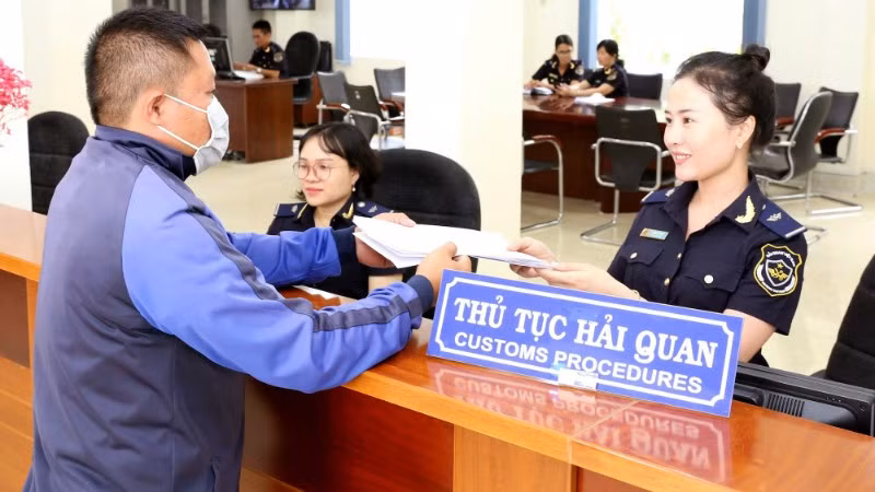 Hoàn thiện thể chế hải quan được kỳ vọng góp phần cải thiện môi trường kinh doanh và nâng cao năng lực cạnh tranh.