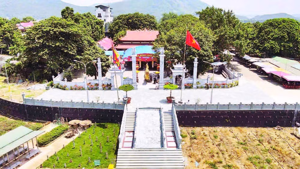 Quang cảnh đền Cô Bơ ở Thanh Hóa.