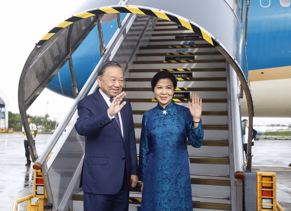 Tổng Bí thư, Chủ tịch nước Tô Lâm và Phu nhân rời thủ đô Manila, kết thúc tốt đẹp chuyến thăm cấp Nhà nước tới Philippines. (Ảnh: TTXVN)