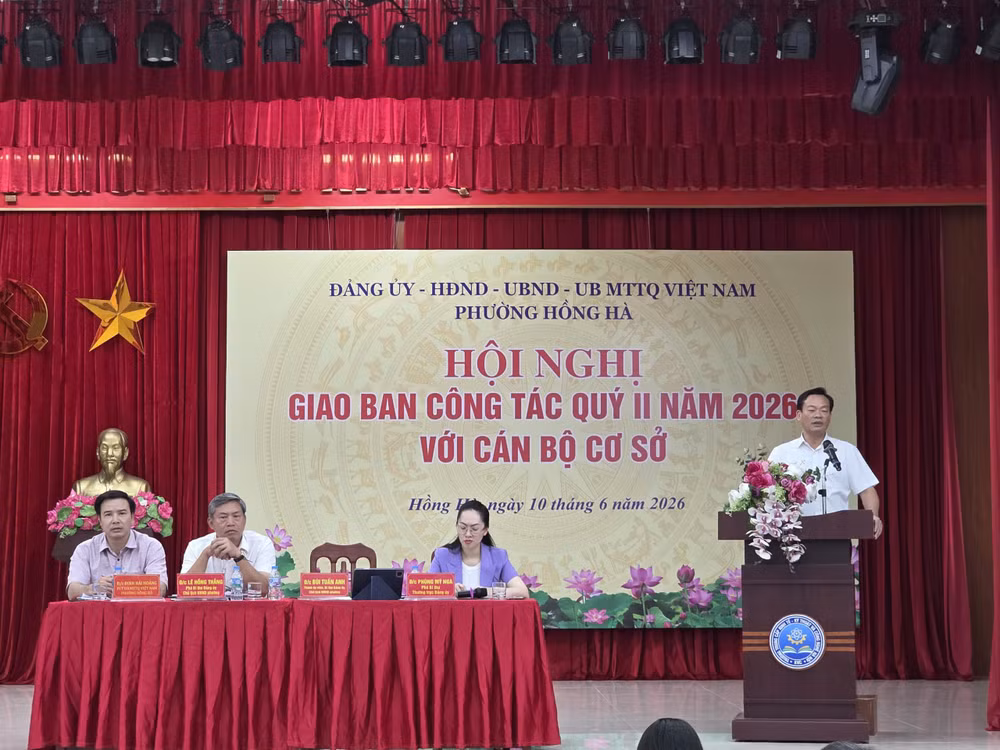 Hàng loạt hội nghị liên quan tới giải phóng mặt bằng và ổn định đời sống cho người dân liên tục được phường Hồng Hà tổ chức thời gian qua.