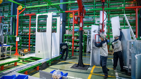 Sản xuất công nghiệp trong tháng 8 năm 2026 tiếp tục tăng trưởng mạnh so với cùng kỳ năm trước. (Ảnh minh họa: THÀNH ĐẠT)