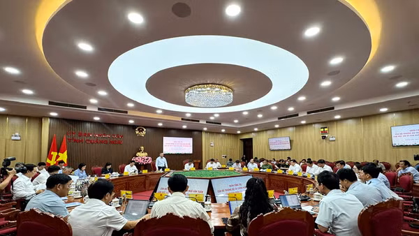 Toàn cảnh buổi làm việc giữa đoàn công tác Bộ Tài chính và Ủy ban nhân dân tỉnh Quảng Ngãi. (Ảnh: Bộ Tài chính)