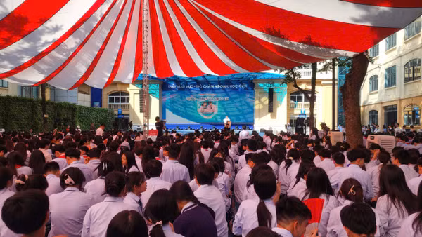 Đông đảo học sinh tham dự diễn đàn. (Ảnh: LONG THÀNH)