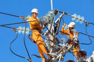 EVNCPC chủ động triển khai đồng bộ nhiều giải pháp nhằm bảo đảm cung ứng điện ổn định, an toàn cho người dân và hoạt động kinh tế-xã hội. (Ảnh: ĐÌNH TĂNG)
